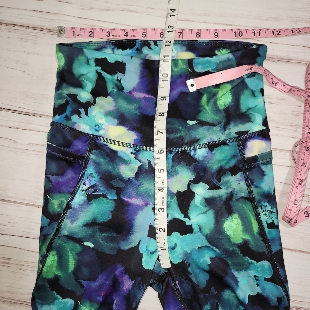 All In Motion Cropped Leggings - Picture 6 of 6